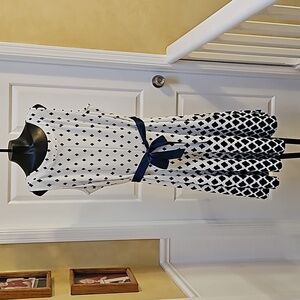 White A-line sleeveless Dress